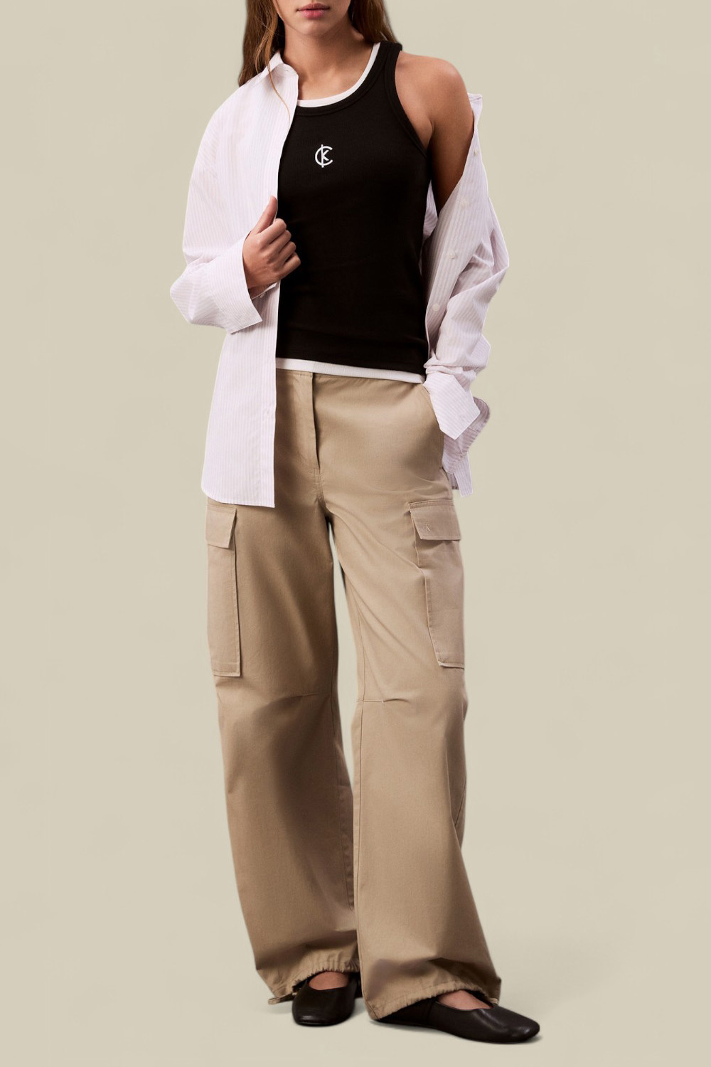 תמונת כל הלוק של גופייה